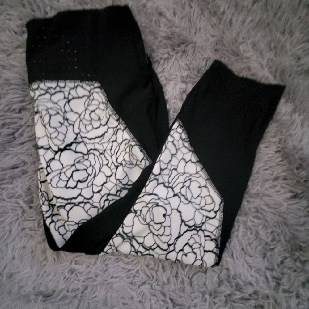 B&W Yoga pants